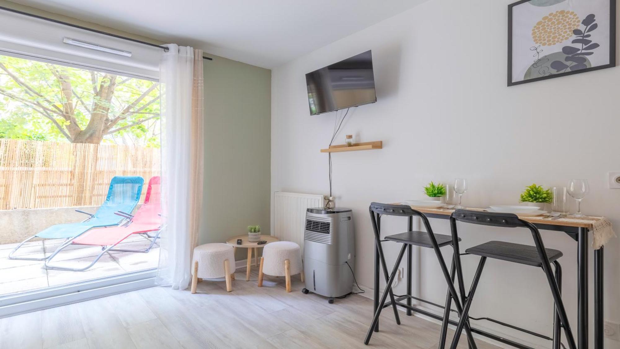 Cosy Avec Terrasse Et Parking Prive Gratuit, Ideal Pour Explorer Lyon Apartment Villeurbanne