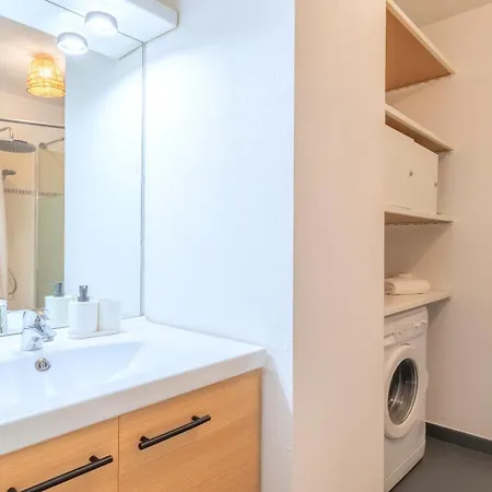 Cosy Studio Avec Terrasse Et Parking Prive Gratuit, Ideal Pour Explorer Lyon Villeurbanne Buitenkant foto